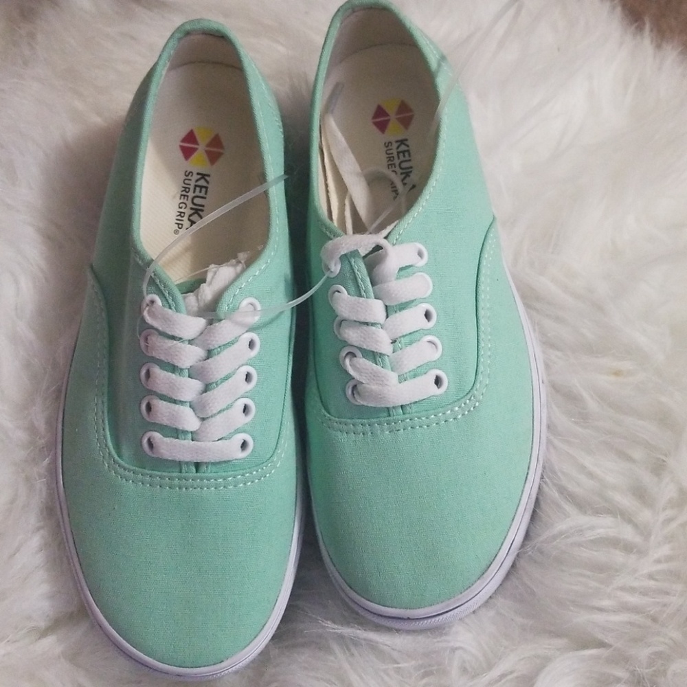Keuka sure grip mint tennis shoes